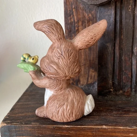 LEFTON bunny and with caterpillar on leaf Easter decoration rabbit spring - Picture 6 of 14